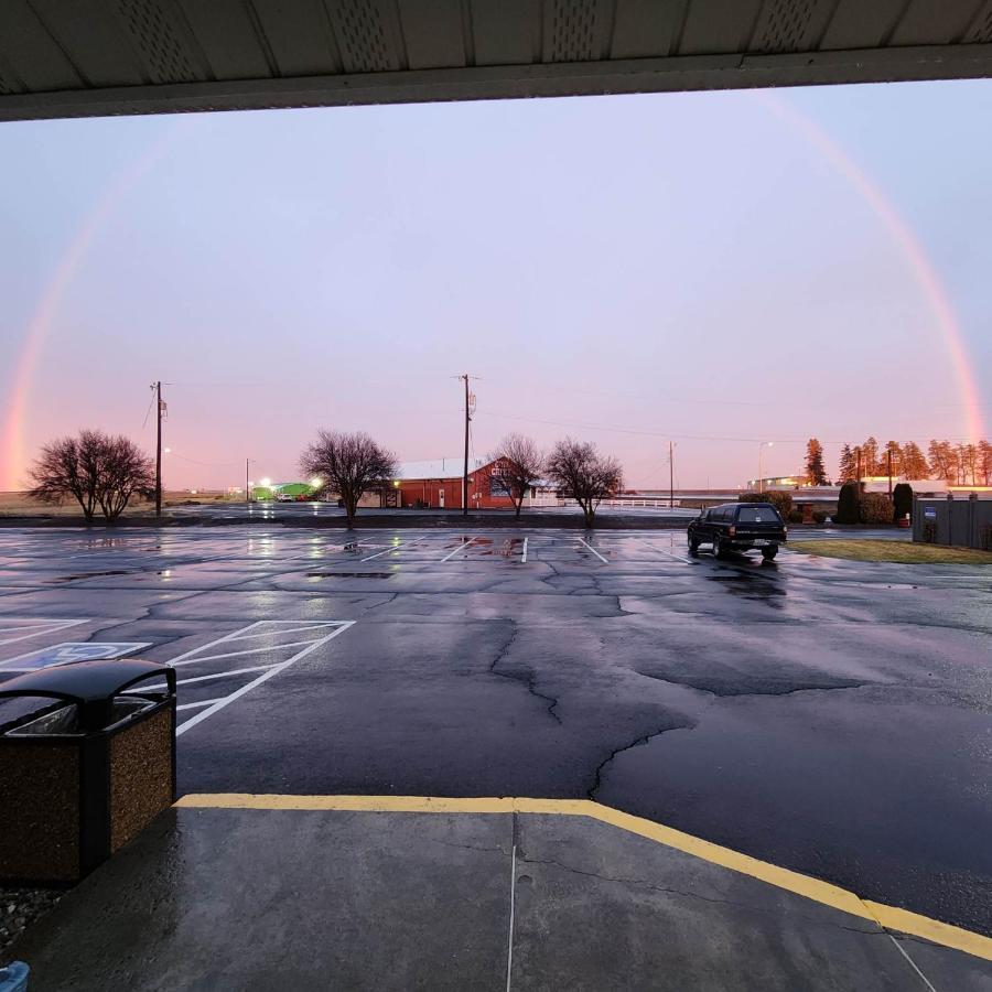 Days Inn By Wyndham Ritzville Buitenkant foto
