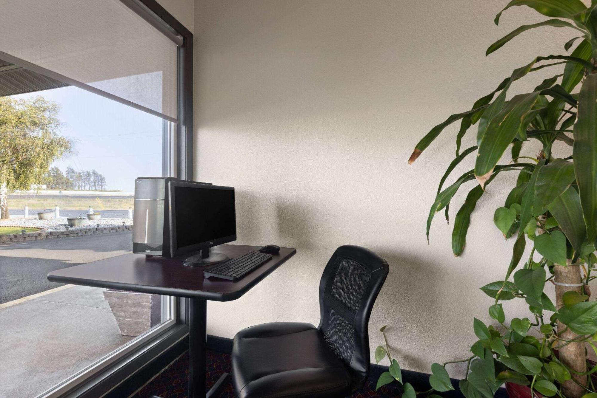 Days Inn By Wyndham Ritzville Buitenkant foto